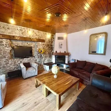 Maison Chaleureuse Et Rustique Annonay